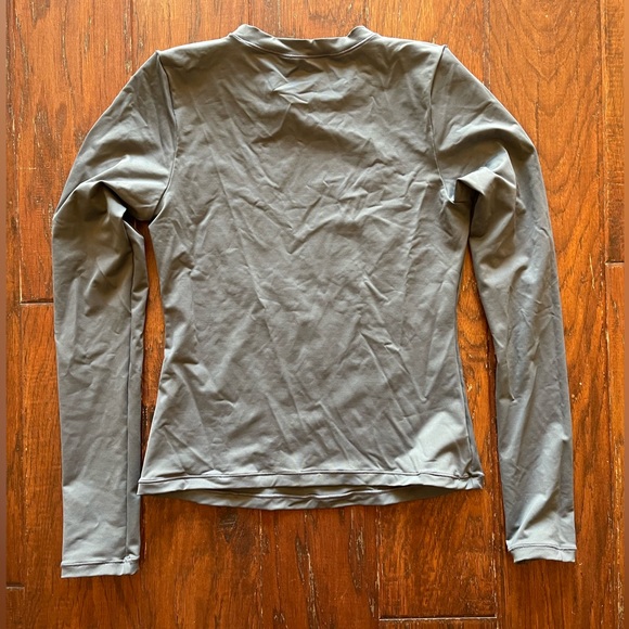 SKIMS Long Sleeve Swim Top Gun Metal Size Small - Picture 4 of 4